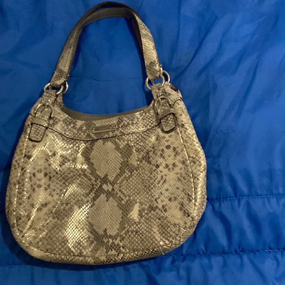 Beauty of a purse……and it’s coach💕💕💕